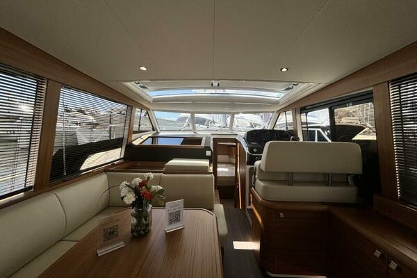 40ft Greenline Yacht For Sale