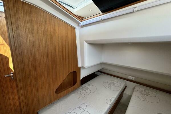40ft Greenline Yacht For Sale