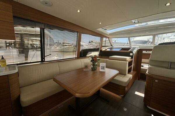 40ft Greenline Yacht For Sale