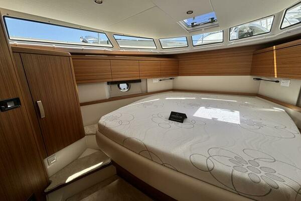 40ft Greenline Yacht For Sale
