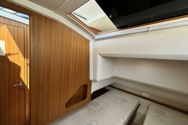 40ft Greenline Yacht For Sale