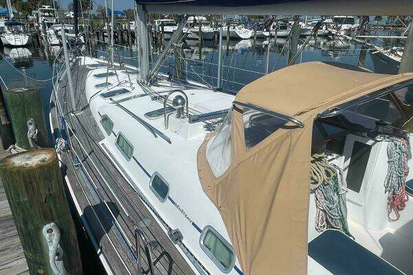 Photo of the 2004 Beneteau Oceanis 473 "TIRAMISU"