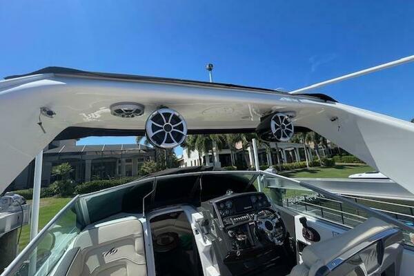 295 30ft Monterey Yacht For Sale