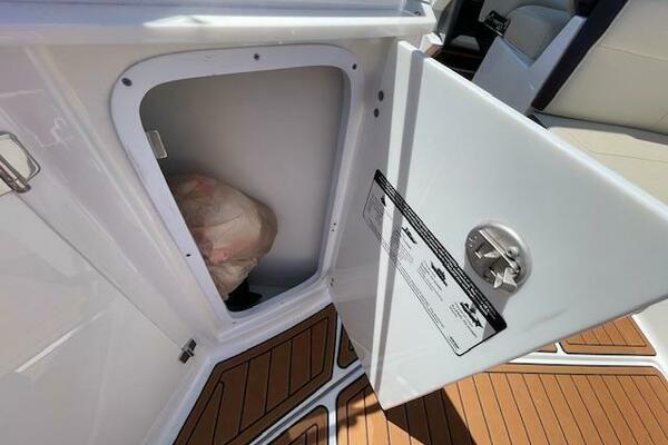 295 30ft Monterey Yacht For Sale