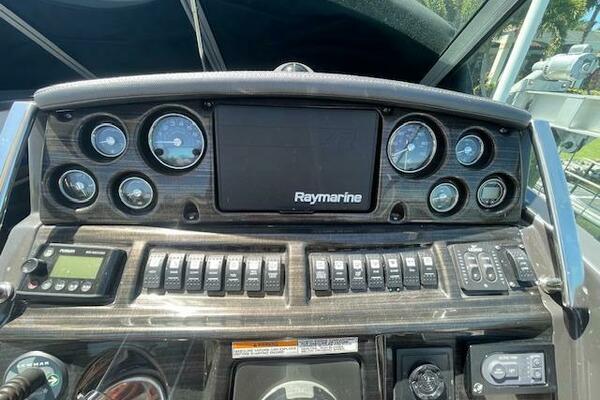 295 30ft Monterey Yacht For Sale