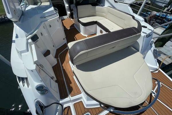 295 30ft Monterey Yacht For Sale