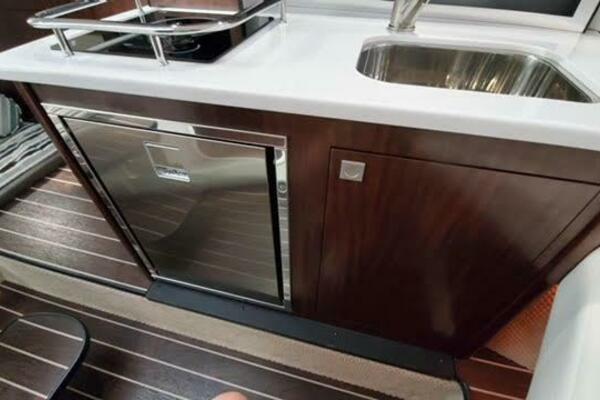 295 30ft Monterey Yacht For Sale