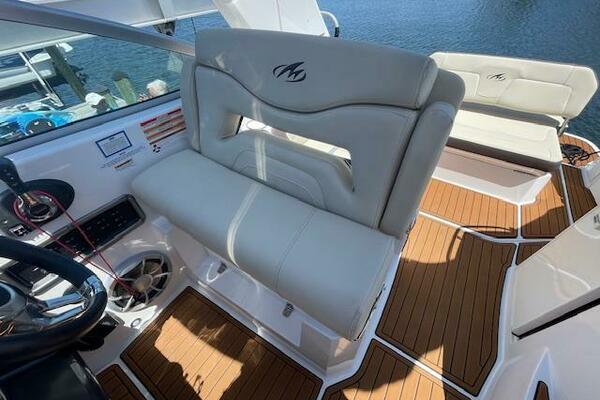 295 30ft Monterey Yacht For Sale
