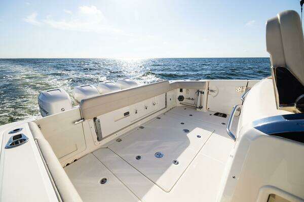2021 Boston Whaler 42