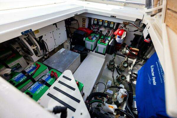 2021 Boston Whaler 42