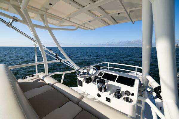 2021 Boston Whaler 42