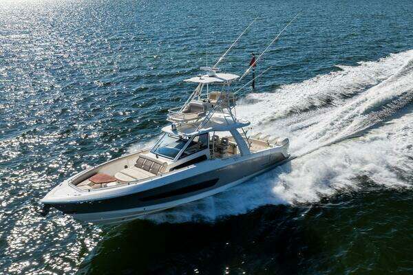 2021 Boston Whaler 42