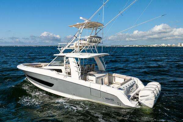 2021 Boston Whaler 42
