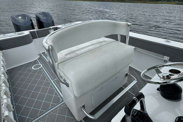 2013 SeaHunter 33