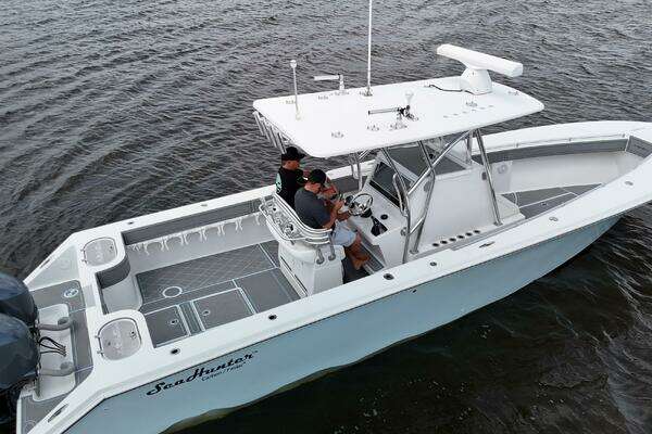 2013 SeaHunter 33