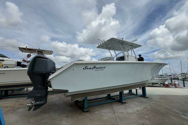 2013 SeaHunter 33
