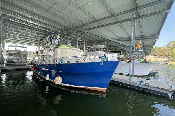Photo of the 1981 Sea Ranger 45 Raised Pilot House