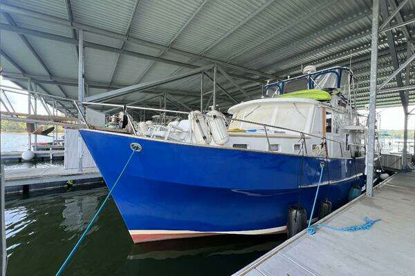 Photo of the 1981 Sea Ranger 45 Raised Pilot House