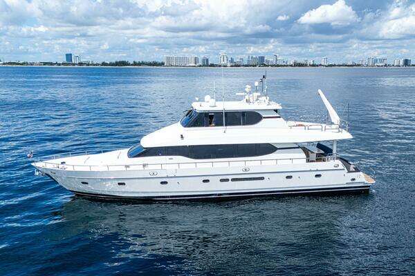 2001 Motor Yacht 82