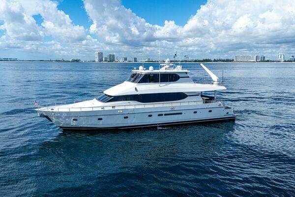 2001 Motor Yacht 82