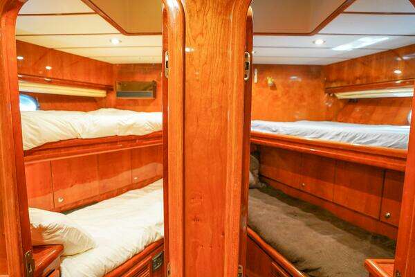 2001 Motor Yacht 82