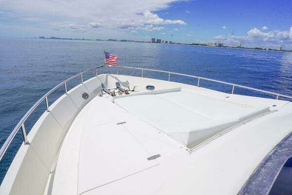 2001 Motor Yacht 82
