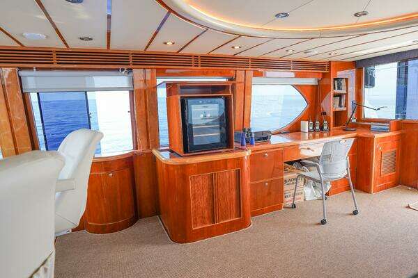 2001 Motor Yacht 82