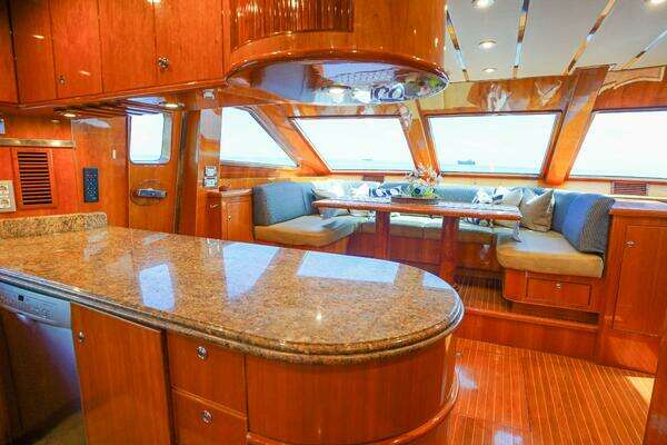 2001 Motor Yacht 82