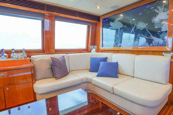 2001 Motor Yacht 82