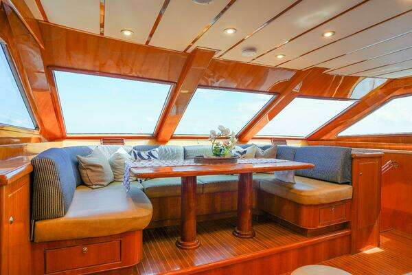 2001 Motor Yacht 82