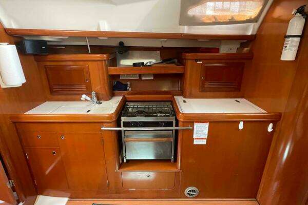 Photo of the 2006 Beneteau 393 "GRAND CRU"