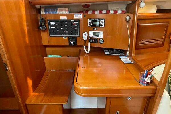 Photo of the 2006 Beneteau 393 "GRAND CRU"