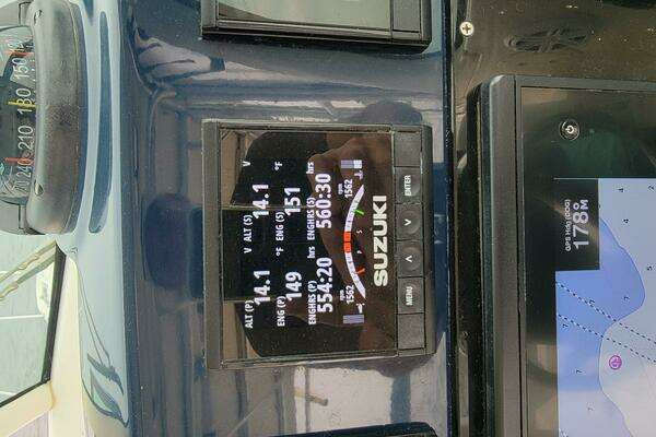 Photo of the 2007 Pursuit OS 335 Offshore