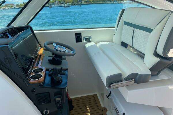 2019 Tiara Yachts 34