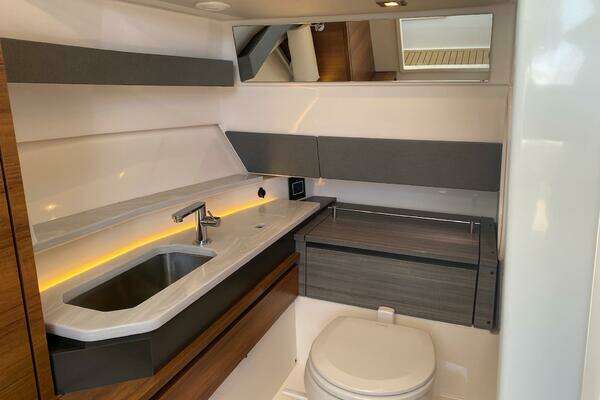 2019 Tiara Yachts 34