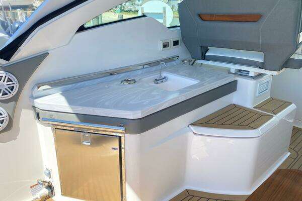 2019 Tiara Yachts 34