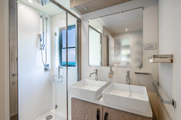 Persistence 58ft Overblue Yacht For Sale