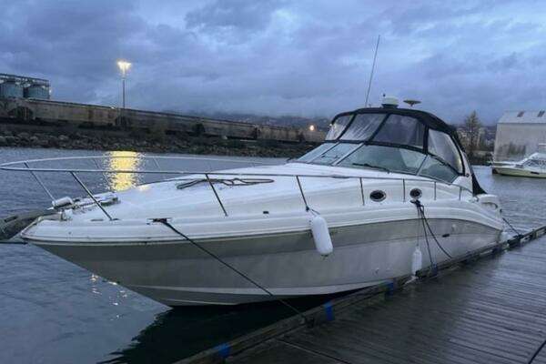 19-ft-Sea Ray-2004-340 Sundancer-Luna Maris Vancouver British Columbia Canada  yacht for sale