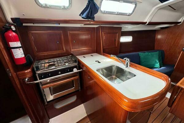 Orion 32ft Beneteau Yacht For Sale