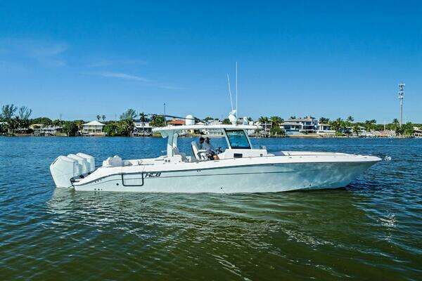 42-ft-HCB-2023-42 Lujo-SPIRITED Tequesta Florida United States  yacht for sale