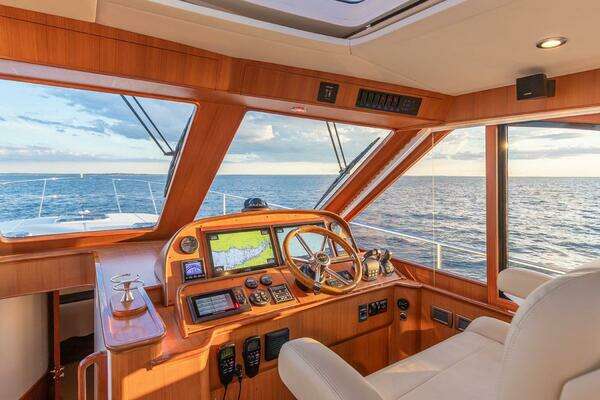 2014 Hunt Yachts 44