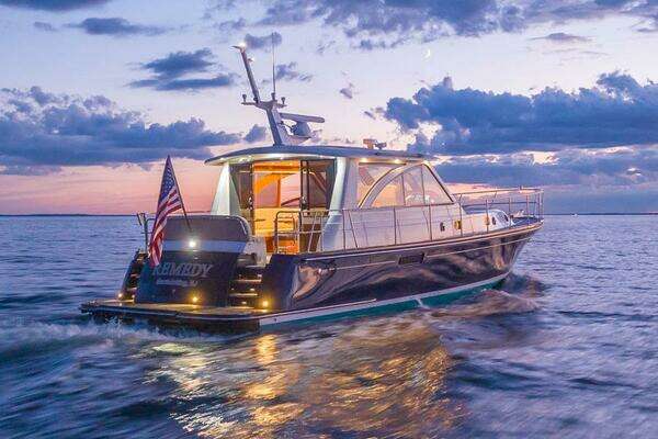 2014 Hunt Yachts 44