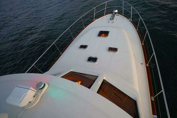 2014 Hunt Yachts 44