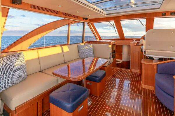 2014 Hunt Yachts 44
