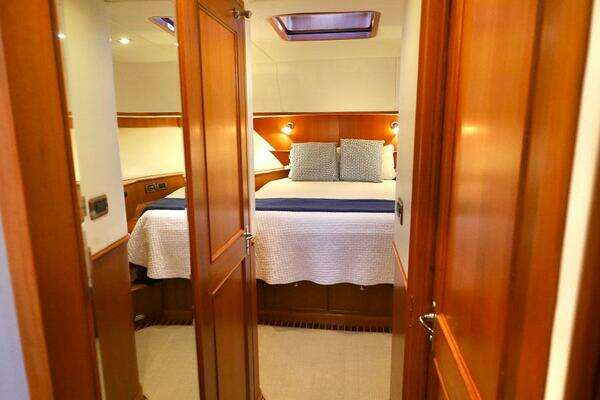 2014 Hunt Yachts 44