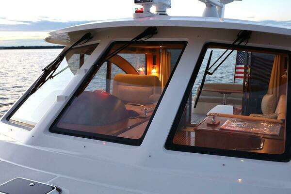 2014 Hunt Yachts 44