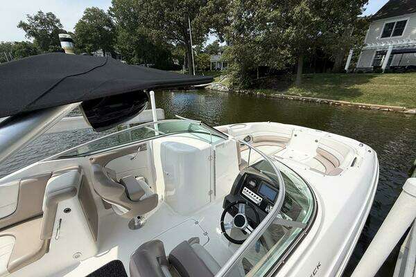 Photo of the 2014 Hurricane SunDeck 2690 OB