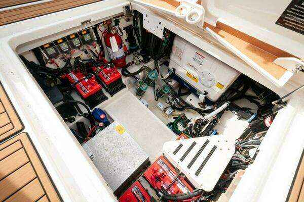 2018 Boston Whaler 42