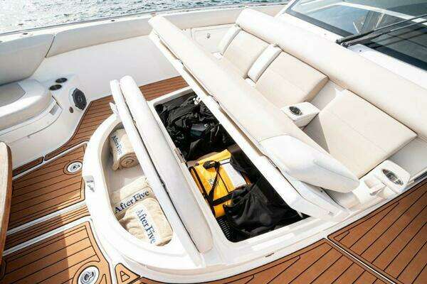 2018 Boston Whaler 42