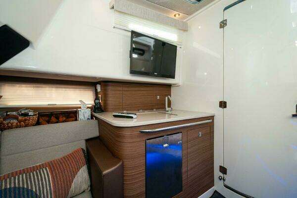 Photo of the 2018 Boston Whaler 420 Outrage "The Tyder II"